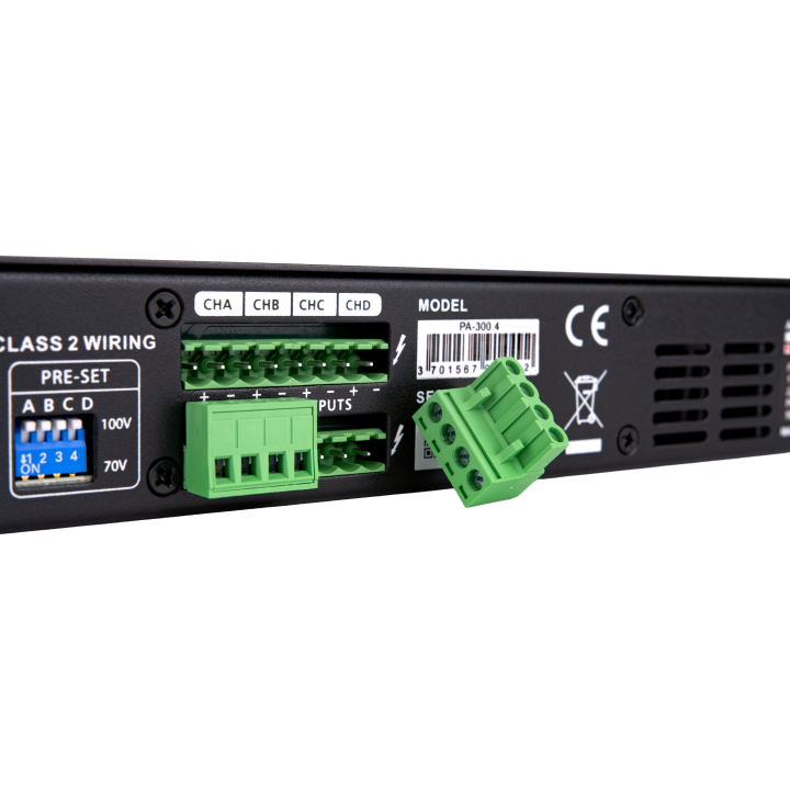 Amplificatore di potenza 4 x 300W in 1U classe D